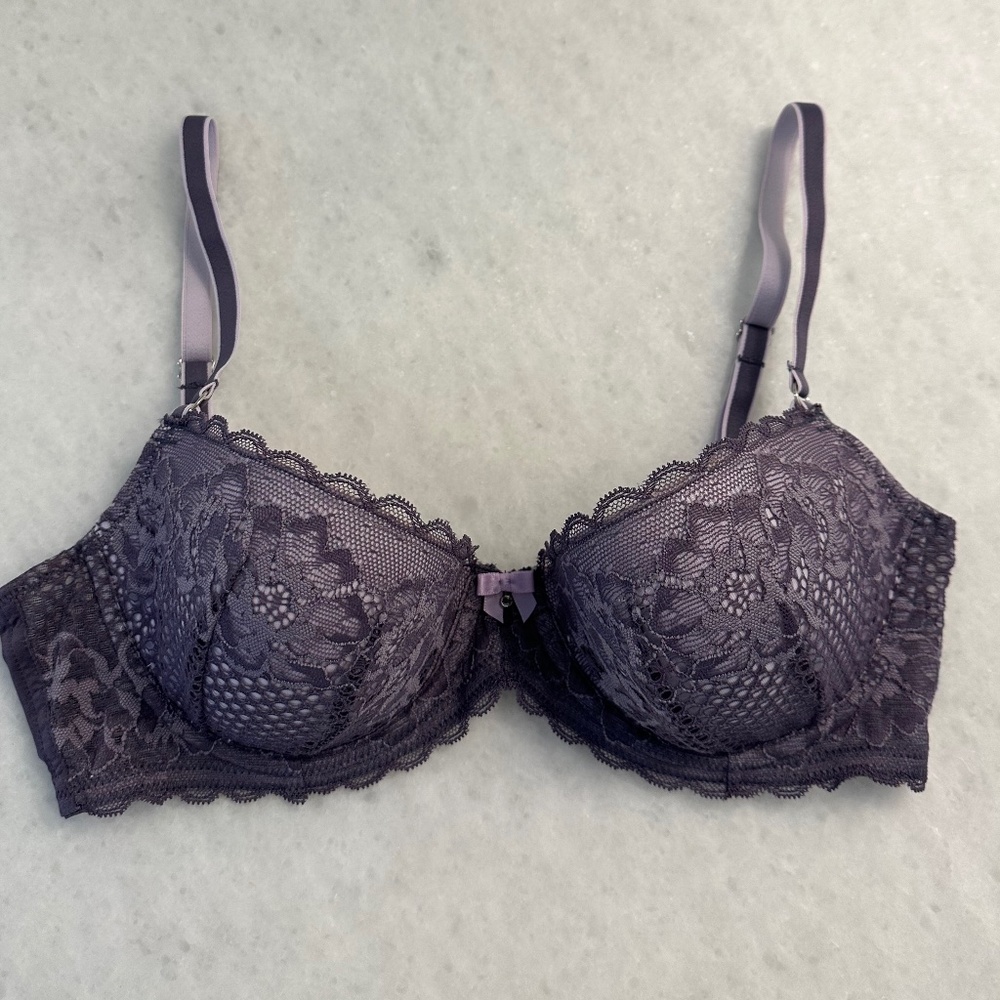 💜 BETSEY JOHNSON Intimates Lilac lace push up bra, SIZE 32D